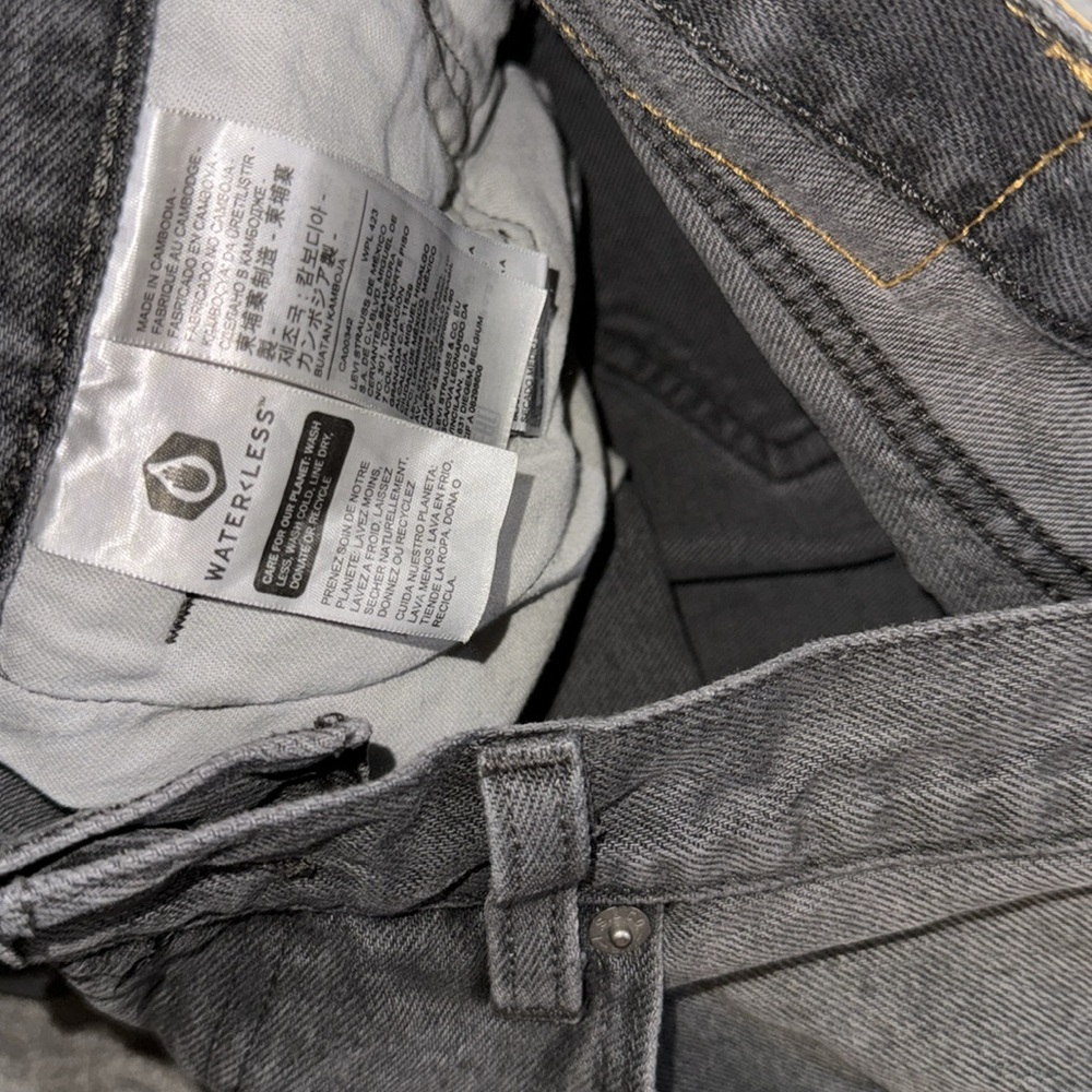 LEVIS JEANS - Picture 4 of 8